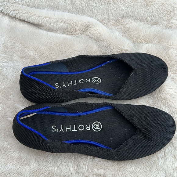 Rothy's Black Flats Sleek Comfortable Design - Picture 2 of 7